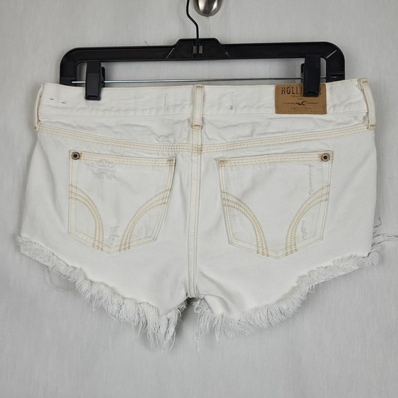 Hollister Womens White Destroyed Frayed Hem Flat Front Denim Cut Off Shorts Sz 3 - Picture 2 of 7
